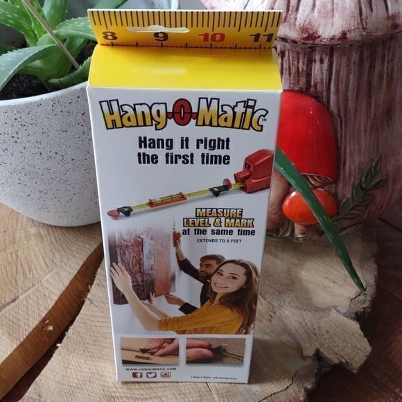 Hang O Matic All‎ in One Picture Hanging Tool - Picture 1 of 10